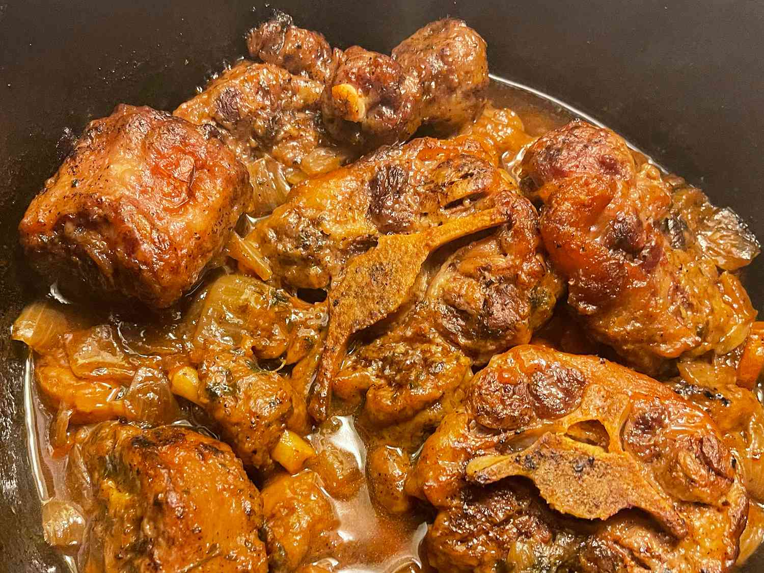 How to cook oxtail — Nigerian and Jamaican style oxtail stew served with rice